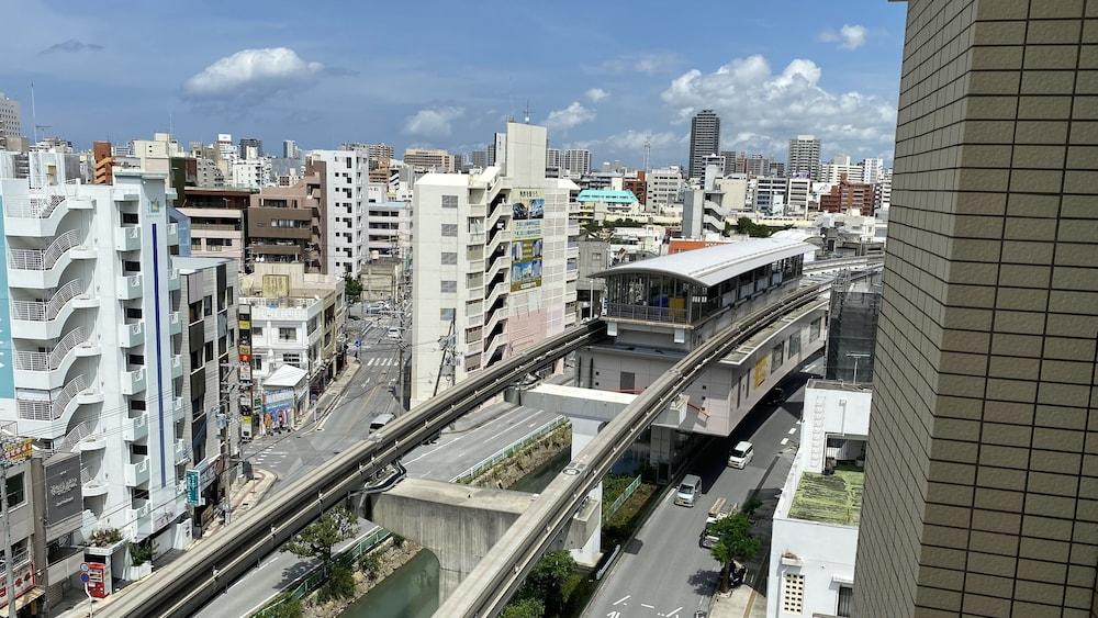 Toyoko Inn Okinawa Naha Kokusai-Dori Miebashi-Eki Exterior photo