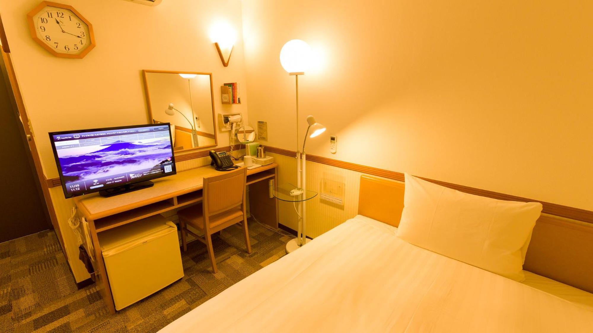Toyoko Inn Okinawa Naha Kokusai-Dori Miebashi-Eki Room photo