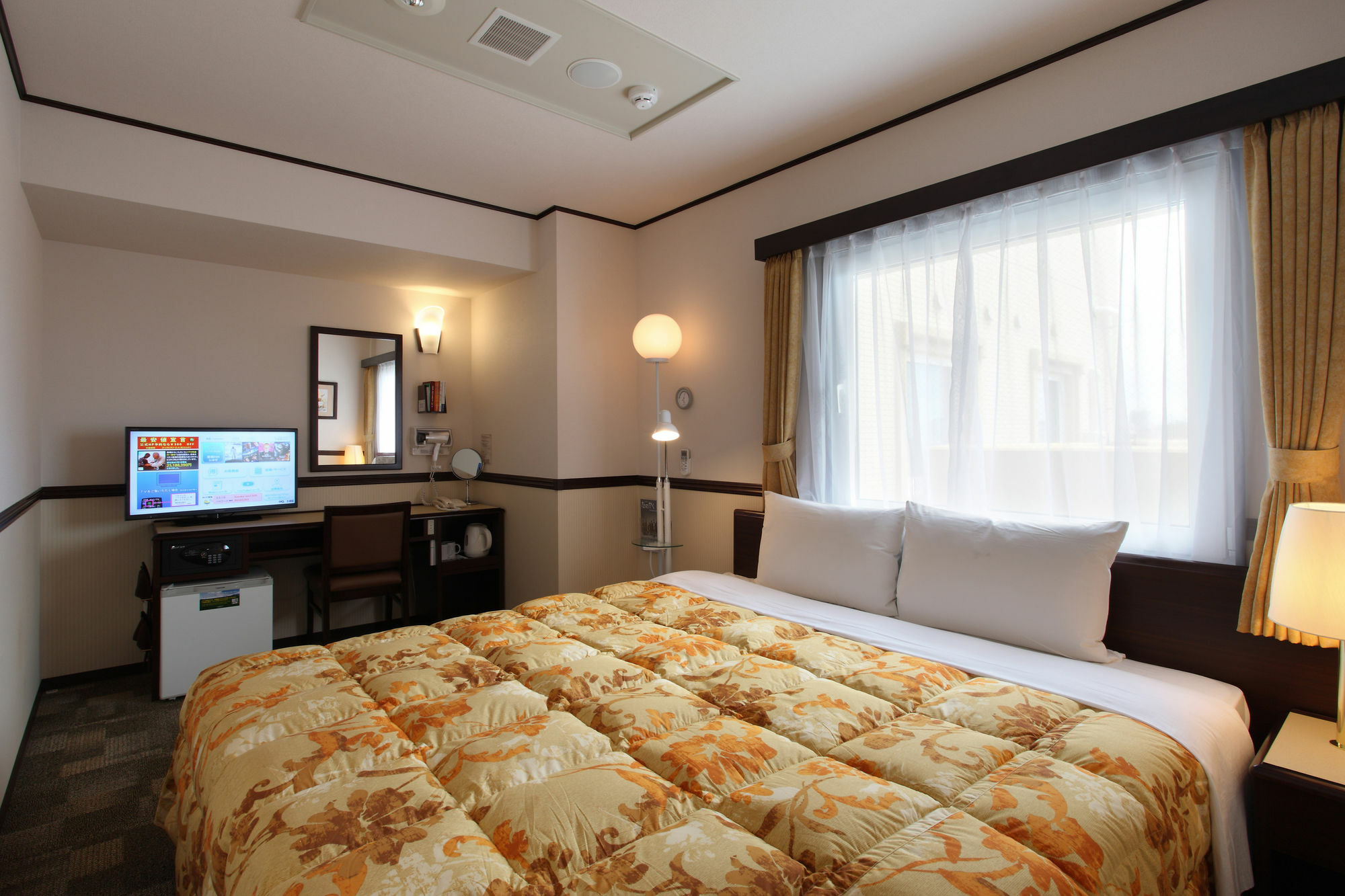 Toyoko Inn Okinawa Naha Kokusai-Dori Miebashi-Eki Exterior photo